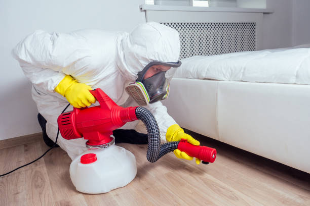 Best Exterminator Services  in Village Of Waukesha, WI